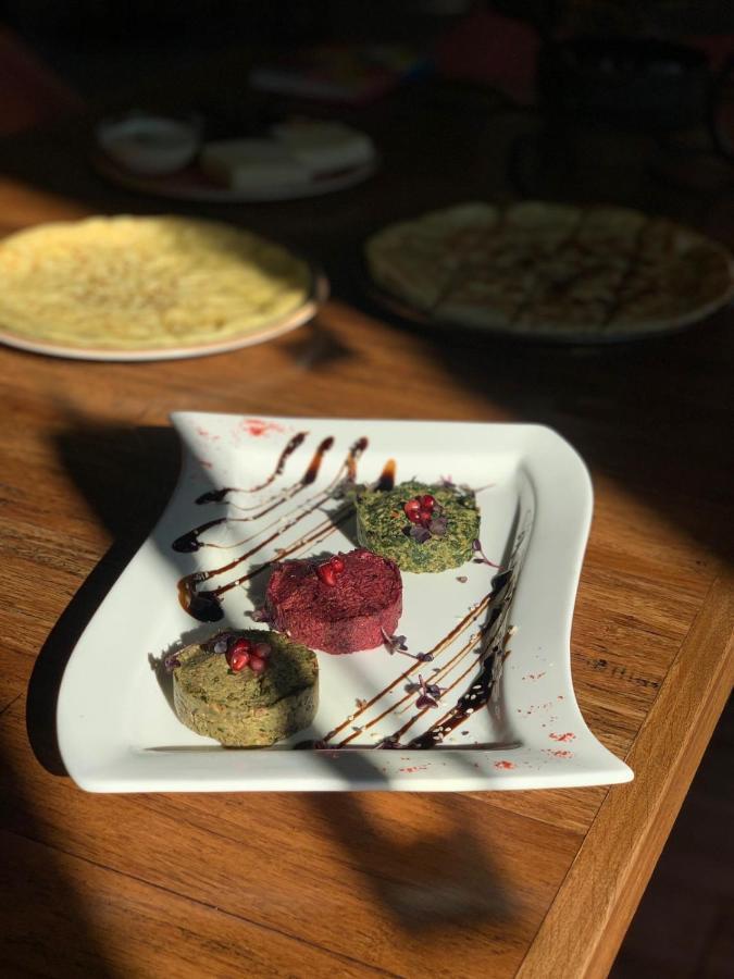 리차 호텔 수쿰 외부 사진